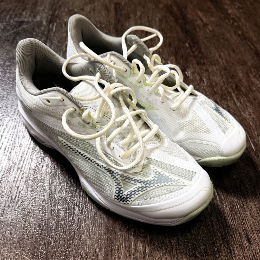 Mizuno Wave Exceed Light 2 Tennis Shoes Women 10.5 White Silver Volleyball